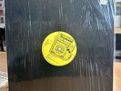 FACTORY SEALED UK   The Clash - THIS IS RADIO CLASH 12”   1981 CBS A13 1797 1st