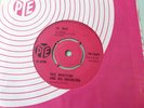 ERIC WINSTONE AND HIS ORCHESTRA 7