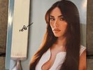 MADISON BEER - SILENCE BETWEEN SONGS - SIGNED BLACK VINYL RECORD - NOT SEALED