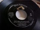 Elvis Presley - Can't Help Falling In Love - RCA 447-0635 (Dog on top)