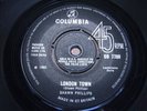 SHAWN PHILLIPS   London Town   NR MINT/EX   COLUMBIA DB 7789   Folk Psych Dancer