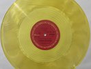 BARBRA STREISAND   WOMAN IN LOVE   SINGLE DISC COLOR YELLOW COLOMBIA