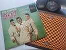 THE FAMOUS ISLEY BROTHERS - Twisting And Shouting 1963 R&B SOUL Mono (LP) VG/VG
