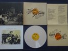 LP „Harvest“ von Neil Young (Cream Color Vinyl)  +  LP comes a time