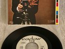 ELVIS COSTELLO 
