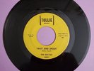 THE BEATLES US 45 Tollie 9001 TWIST & SHOUT / THERE'S A PLACE 9001.09