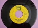 THE BEATLES US 45 Tollie 9001 TWIST & SHOUT / THERE'S A PLACE 9001.07
