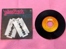 Judas Priest ‎– United - CBS ‎– CBS 8897 - 7