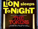 THE TOKENS THE LION SLEEP TONIGHT RARE STEREO NEAR MINT LP