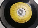 RARE SUN 209 PUSH MARKS -ELVIS PRESLEY That's All Right / Blue Moon 1st Pres 45