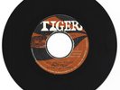 HUB CAP & WHEELS /ONE POUND WEIGHT / BYRON LEE & DRAGONAIRES /CHIN TO CHIN / 7''