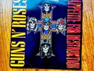 GUNS N' ROSES: 