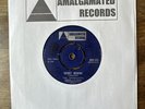 Reggae THE CONQUERORS Secret Weapon / Jumpy Jumpy Girl Amalgamated AMG 832
