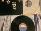 KISS DEBUT VINYL-FIRST PRESSING W/O KISSIN TIME-VG SLEEVE, VG+VINYL