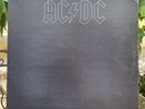 LP 33T  AC/DC – Back In Black / Press Fra 1980 / Embrossed (relièf) Inner Sleeve