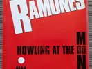 THE RAMONES ‎– Howling at the Moon 12