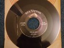 NEAR MINT  ELVIS PRESLEY: That's All Right / Blue Moon of Kentucky RCA 6380 45