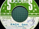 GREGORY ISAACS RUPIE EDWARDS Each Day SUCCESS DYNA3125