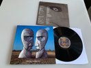 PINK FLOYD..THE DIVISION BELL..RARE UK ISSUE ALBUM + INNER..EMI..8 28984 1