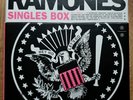 Ramones - Singles Box. 10 x 7