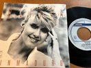 OLIVIA NEWTON JOHN 