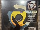 ***SIDE BY SIDE THIS MUST BE THE PLACE TALKING HEADS RSD 7 INCH VINYL***