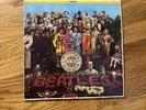 The Beatles Sgt Pepper's Lonely Hearts Club Band 1967 1st MONO inner cutouts NM