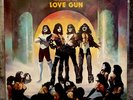KISS “Promotional Copy” LOVE GUN 1977 “Complete” Extremely Hard To Find. NM/NM