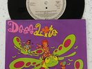 DEEE-LITE Groove Is In The Heart 7