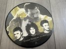 QUEEN & DAVID BOWIE - UNDER PRESSURE 7