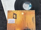 Richard & Linda Thompson – Shoot Out The Lights LP MISPRINT 1982 TESTED NM VIDEO