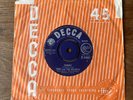 Pop Popcorn Tony And The Velvets – Sunday / One More Once Decca F 11637