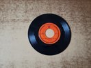 1960s VG Invincibles-Heart Full Of Love/I'LL COM E CRAWLING TO 5495 45