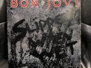 BON JOVI - SLIPPERY WHEN WET LP w/Inner Vinyl is VG+ A2/A3