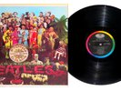 THE BEATLES - Sgt Pepper's Lonely Hearts Club LP 1976 Vinyl W/  Insert VG+