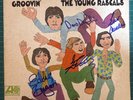 The Young Rascals Groovin’ Lp Fully Signed By Whole Band Signed / Autographed LP