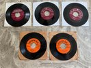 5 NM-  CRICKETS AND BUDDY HOLLY RECORDS 45 RPM PEGGY SUE  IT'S SO EASY   OH BOY