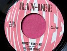 THE FOUR SOUNDS - Nobody Wants Me / Mama Ubangi Bangi - clean 45 rpm Ran-Dee 104